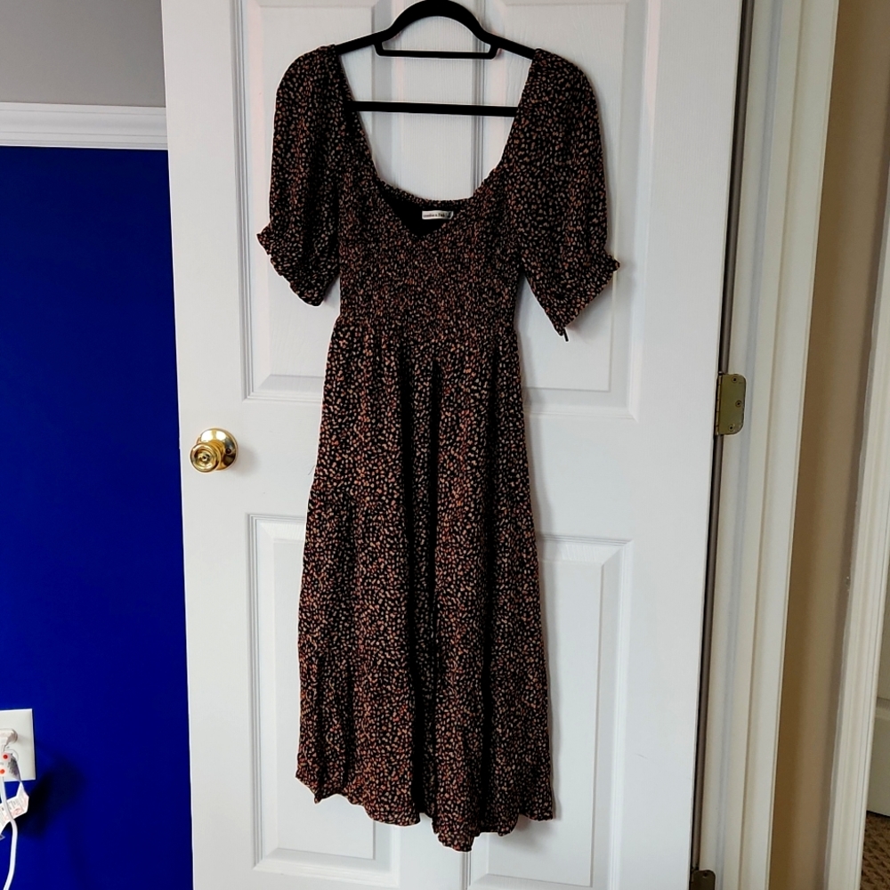 NEVER BEEN WORN Abercrombie Midi Smock Dress